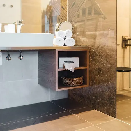 波斯特酒店 4* 瑙德斯