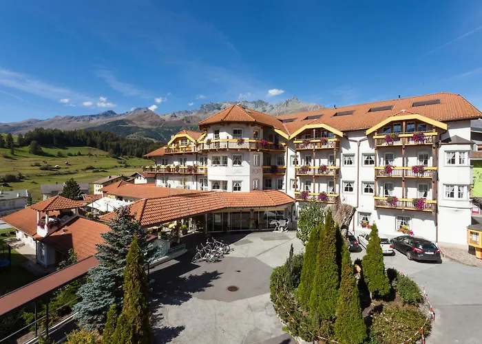 بوست فندق 4*