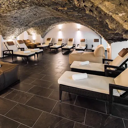 Post Hotel
