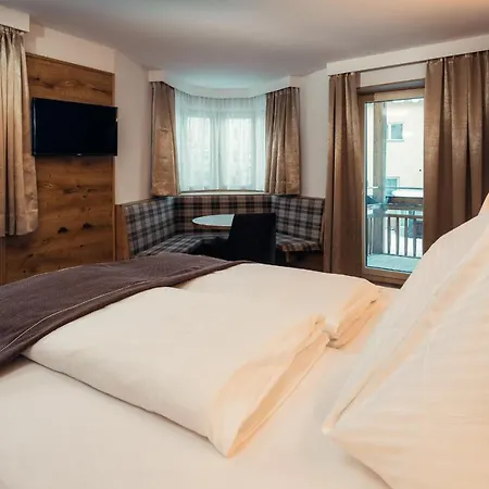 Hotel Post 4*