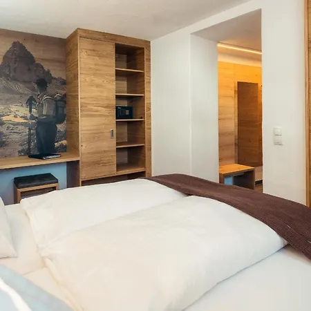 Post Hotel 4*