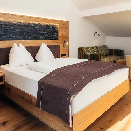 Hotel Post 4*
