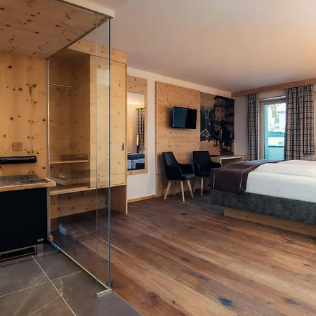 Hotel Post 4*
