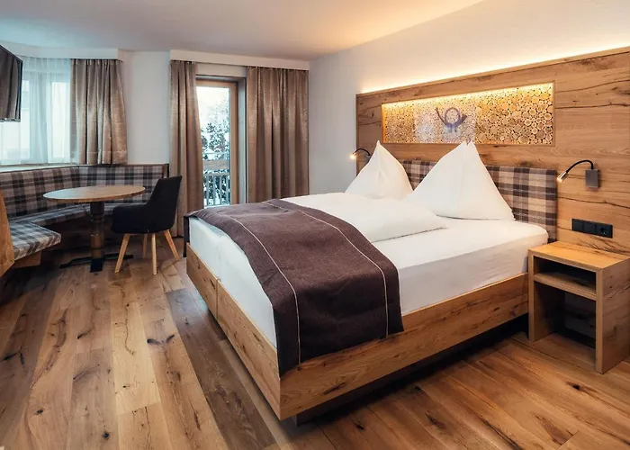 Post 4* ナウダース